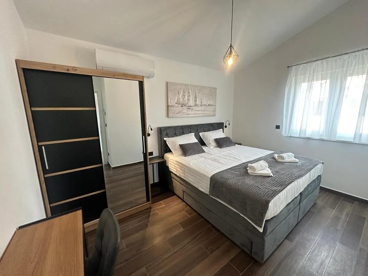 Apartments Pina Kornic